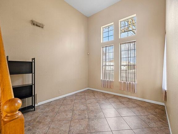 5th image of 516 Carrigane Way