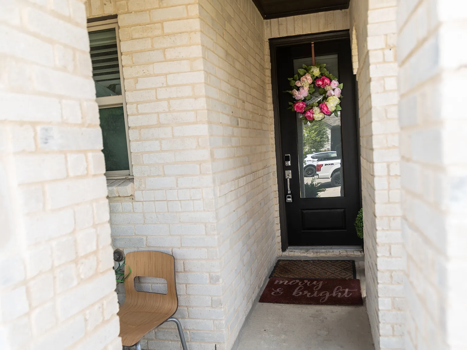 4 bed, 2378 sqft, $2,900 — Photo 4