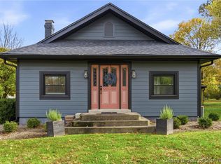 626 Maple Ln, New Albany, IN 47150