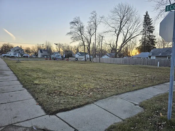 210 Ecorse Rd, Ypsilanti, MI 48198