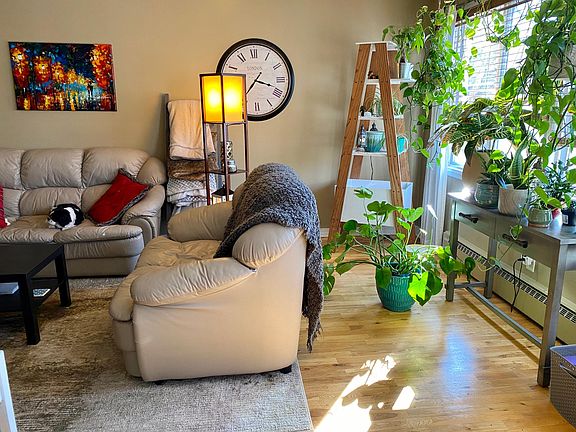 2nd image of 2706 Humboldt Ave S APT 204
