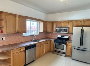 377 Timber Ridge Dr, Staten Island, NY 10306