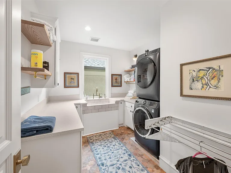 1235 Wynden Oaks Garden Dr — Photo 35