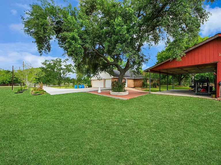 8407 Kirchner Rd — Photo 30