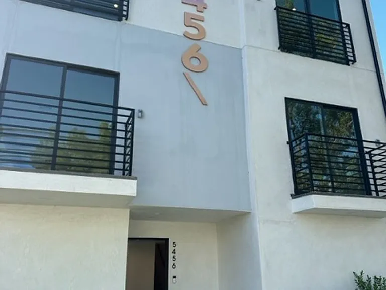 5456 Barton Ave — Photo 15
