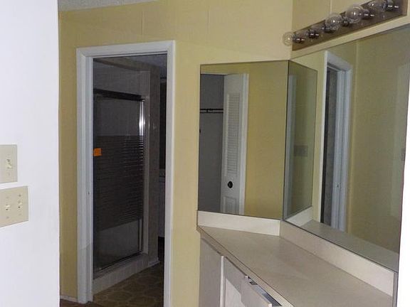 MBATH VANITY AREA