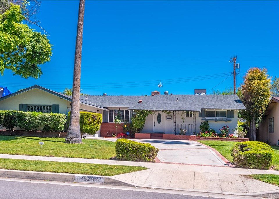 1st image of 8528 Owensmouth Ave