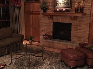 5862 Persimmon Dr, Fitchburg, WI 53711