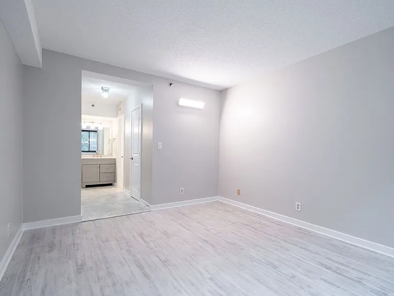 5505 Seminary Rd #103N — Photo 4