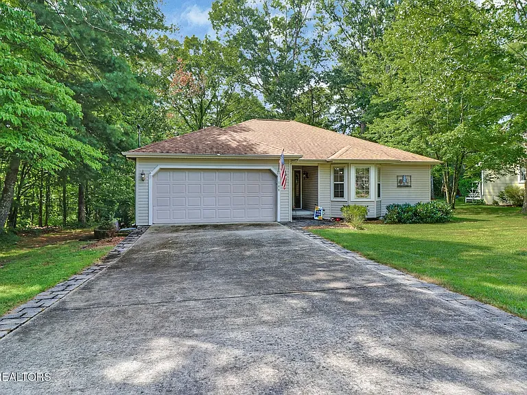 144 Pomeroy Dr — Photo 8
