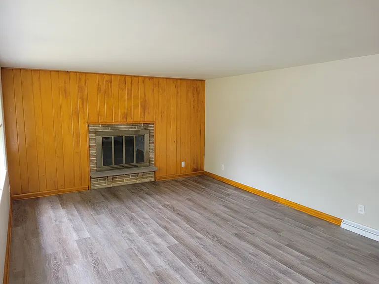 4336 Crestwood St NW — Photo 2