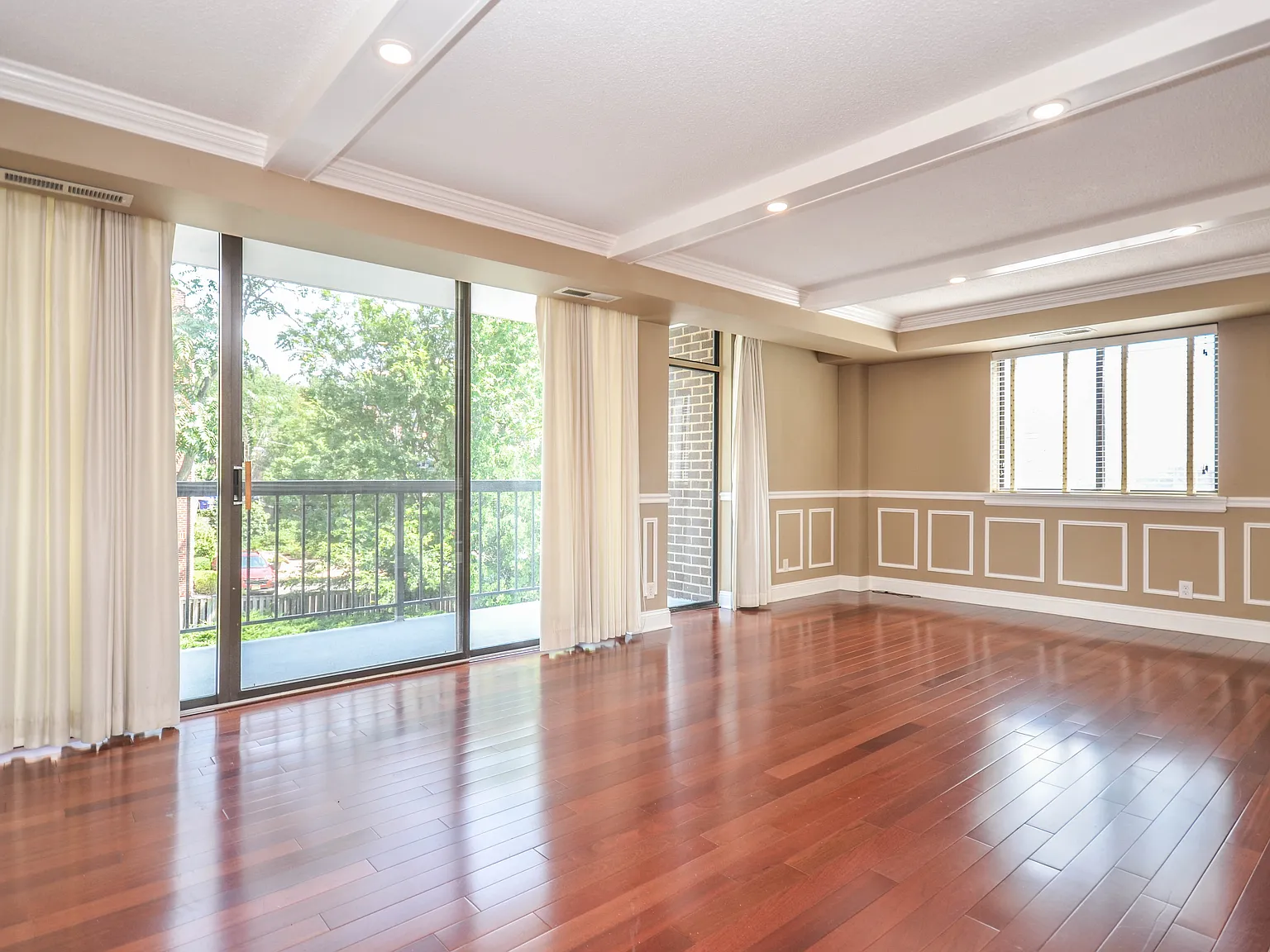 2 bed, 1173 sqft, $3,600 — Photo 2