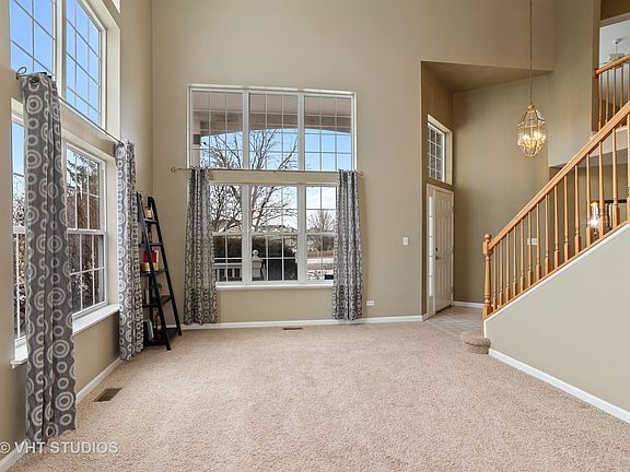 3rd image of 1328 Richmond Ln