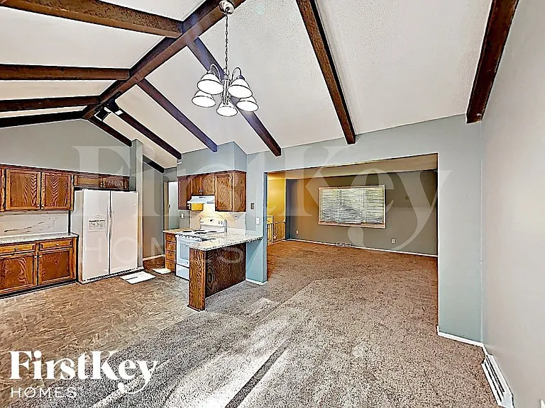 5906 NW Walnut Creek Cir — Photo 4