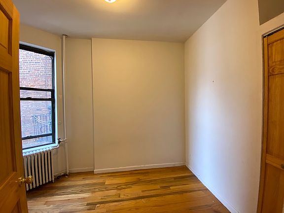 3rd image of 104 Macdougal St APT 18