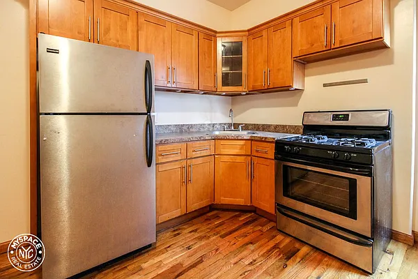 Rented by MySpaceNYC | media 9