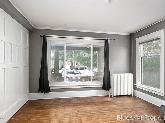 3rd image of 200 Auburn Ave SE