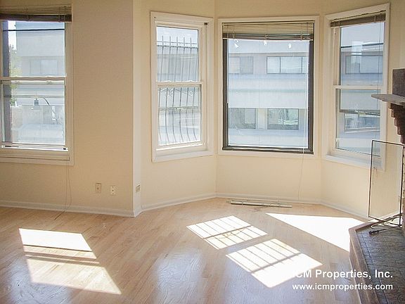 2nd image of 2515 N Lincoln Ave Floor 2