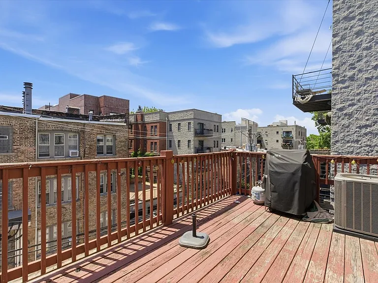 629 W Briar Pl #3W — Photo 23