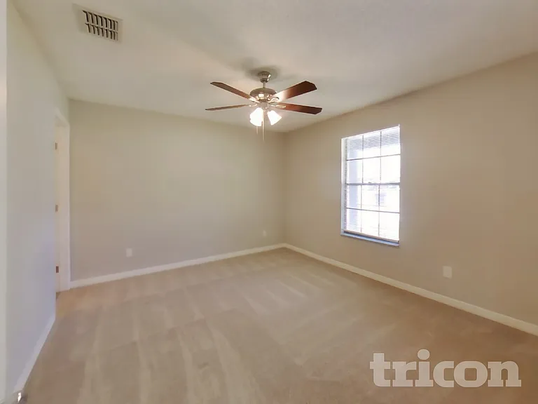 2159 Acorn Mnr — Photo 8