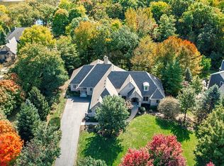 12 Canyon Ct, Yorkville, IL 60560