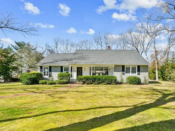 709 Ambassador Dr, Absecon, NJ 08201