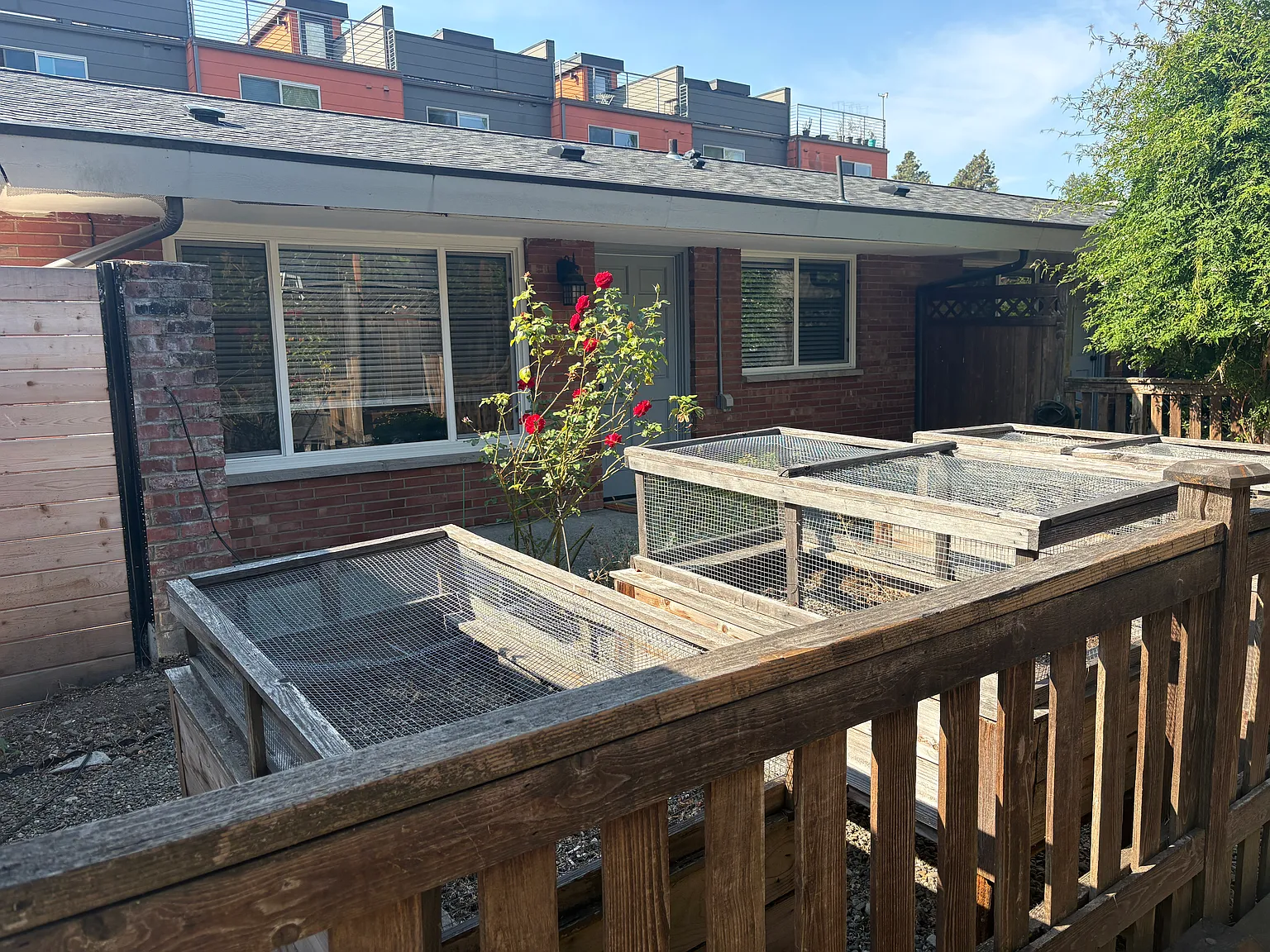 2 bed, 700 sqft, $2,300 — Photo 3