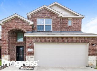 8824 Deadwood Ln, Aubrey, TX 76227