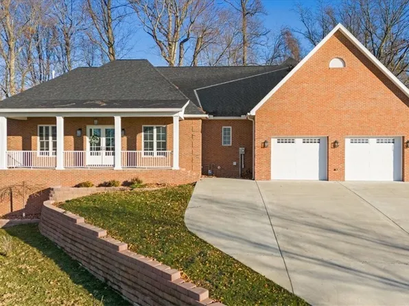 8 Stonebrook Dr, Parkersburg, WV 26104