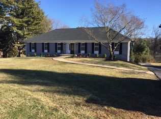 10040 El Pinar Dr, Knoxville, TN 37922