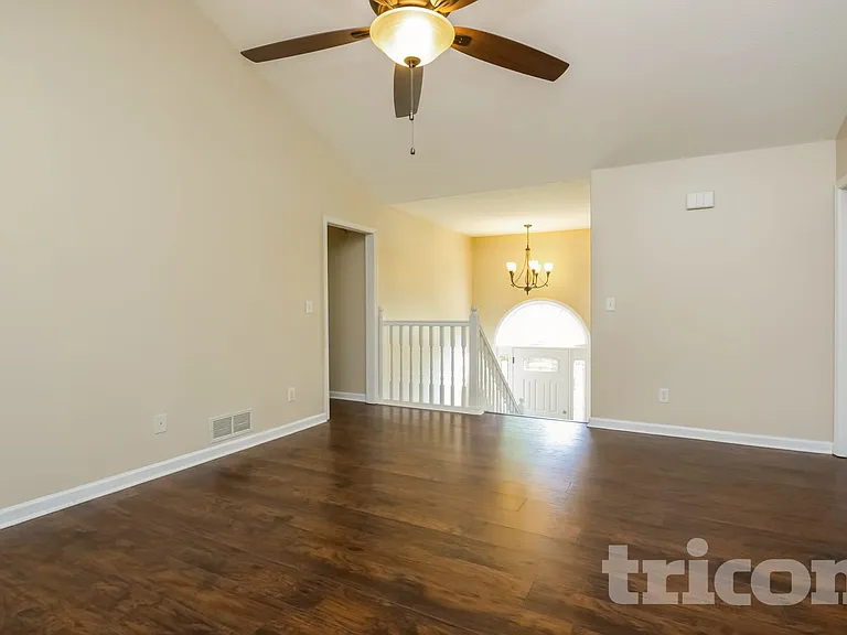 52 Spencer Ct — Photo 4