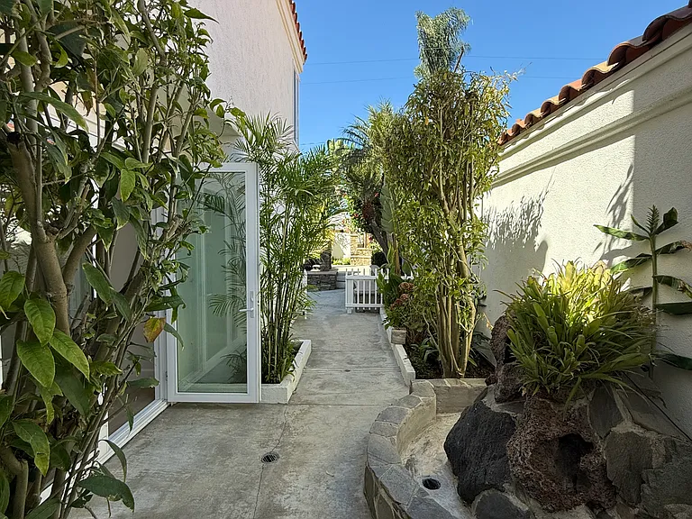 Side courtyard
