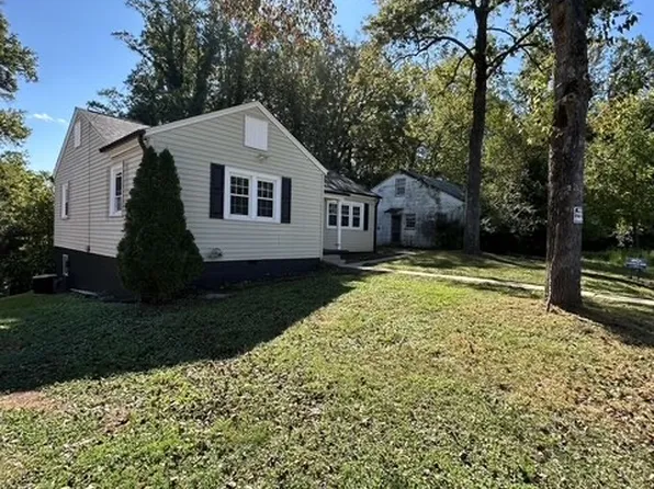 1303 Oakgrove Ave, Martinsville, VA 24112