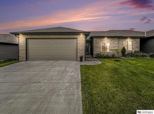 3751 Twin Creek Rd, Lincoln, NE 68516