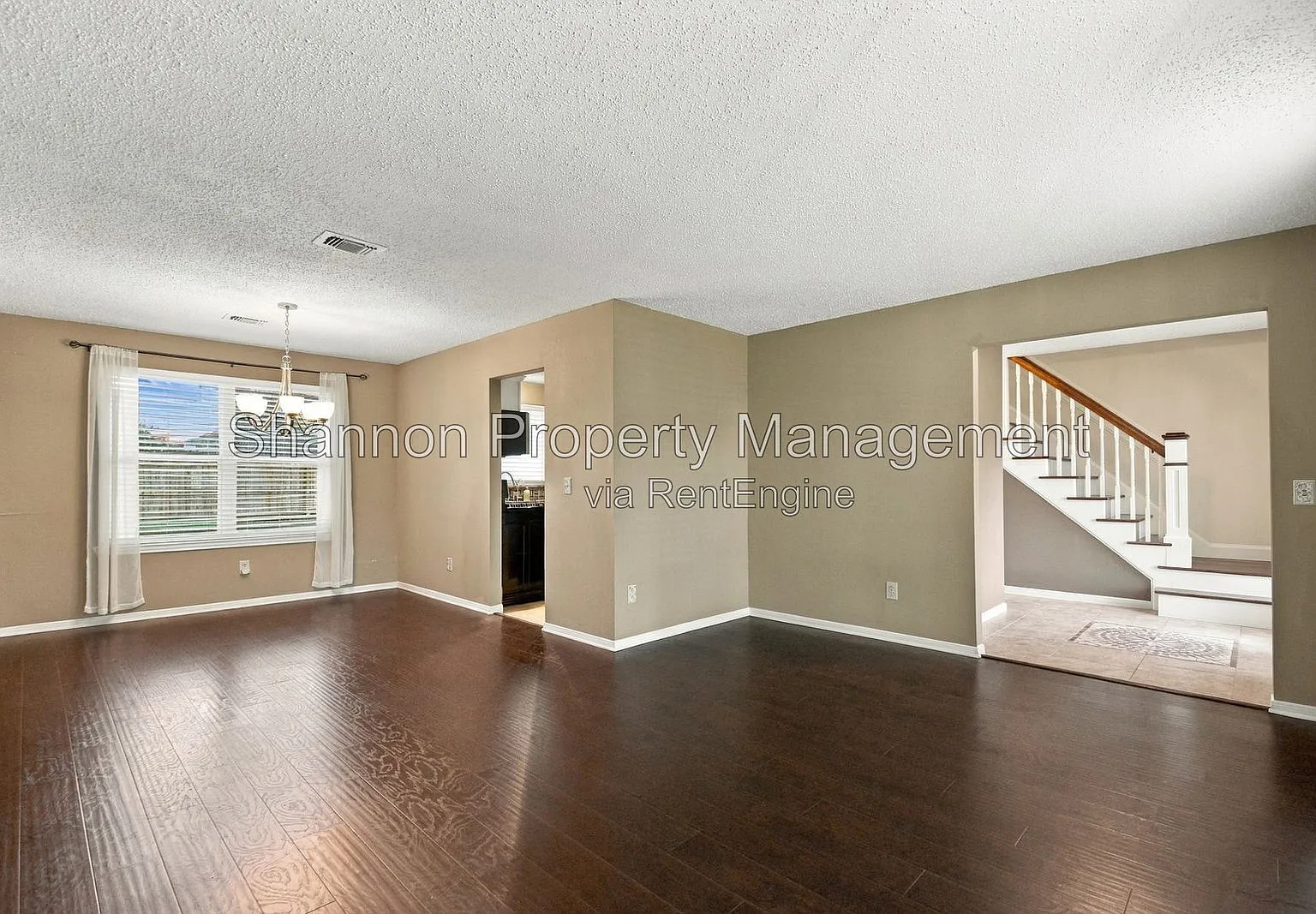 4 bed, 2.5 bath, 2396 sqft, $2,650 — Photo 4