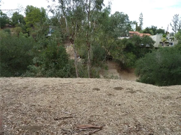 21090 Rios St, Woodland Hills, CA 91364