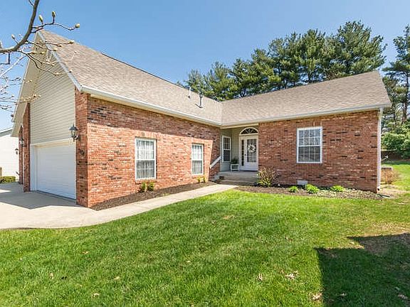 2nd image of 2424 N Stonelake Cir