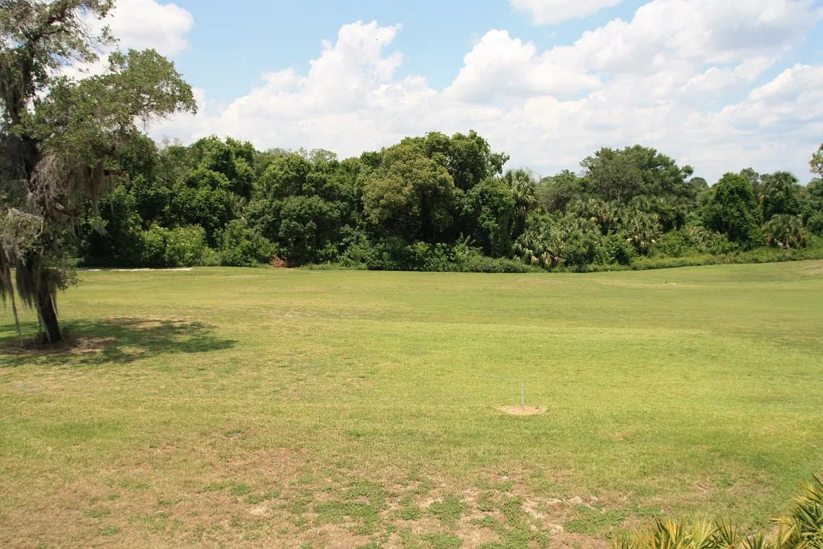 3048 Camelot Drive — Photo 3