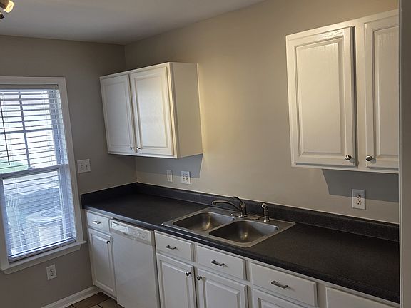 5th image of 16850 Bridgeton Ln