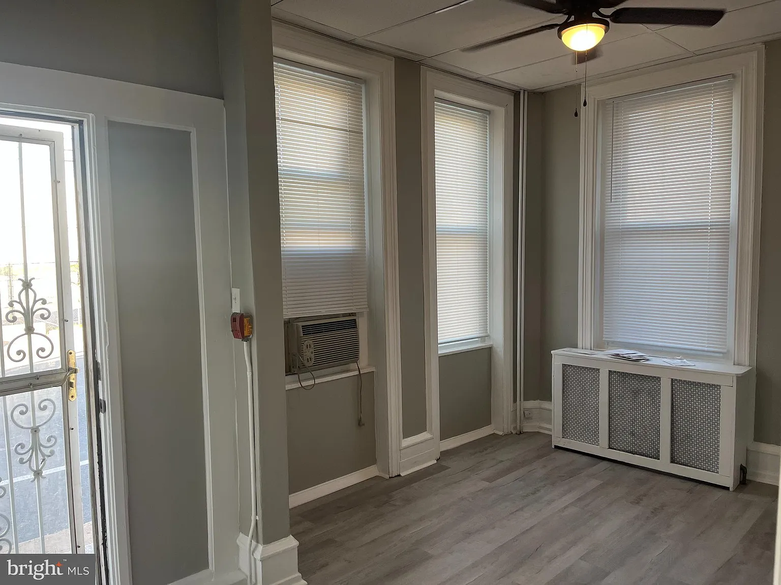 2 bed, 1.0 bath, 687 sqft, $1,400 — Photo 4