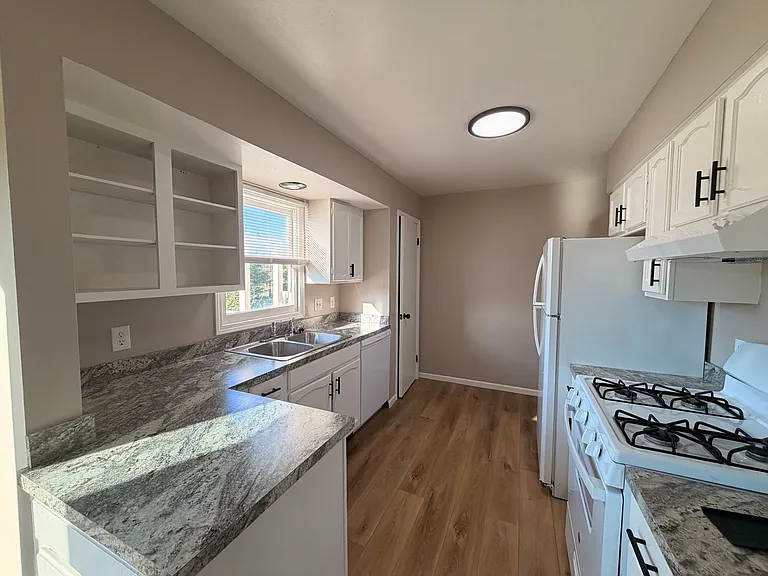 6672 Pleasantview St NE — Photo 6