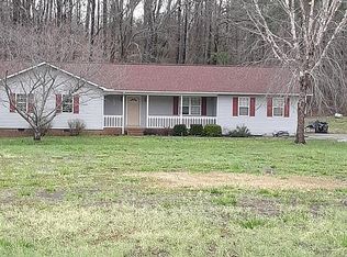 201 Fox Chase Ln, Munford, AL 36268