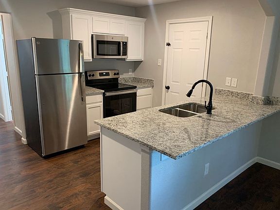 3rd image of 417-419 NE 18th St