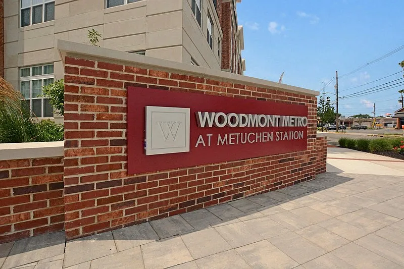 Woodmont Metro at Metuchen Station — Photo 3