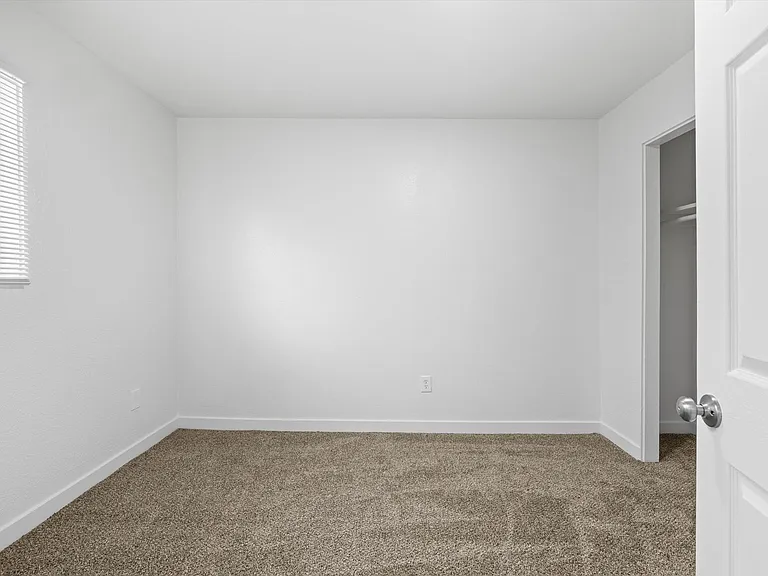 Chestnut Apartments — Photo 25