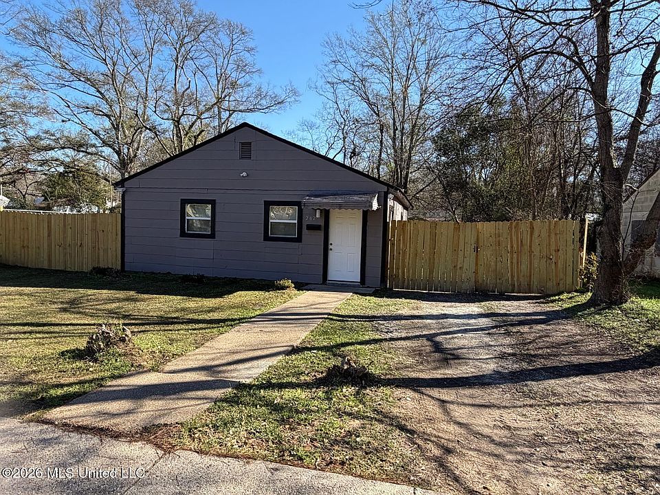 1st image of 202 Lindsey Dr