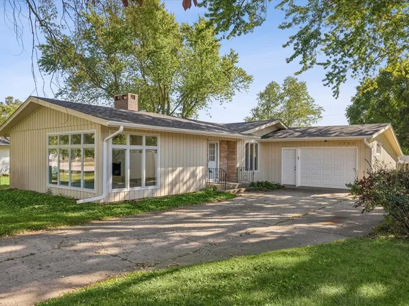 3703 W High St, McHenry, IL 60050