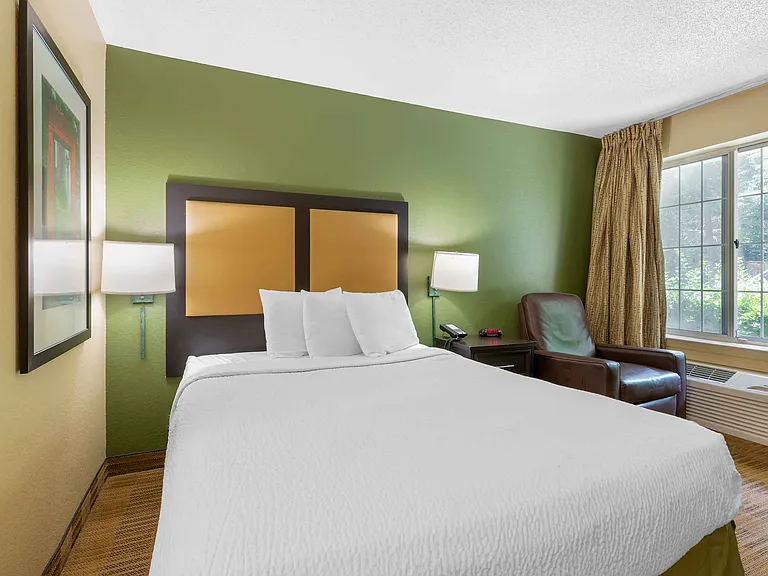 Studio Suite - 1 Queen Bed