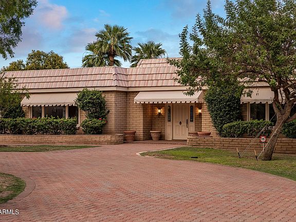 2nd image of 679 W MOON VALLEY Drive