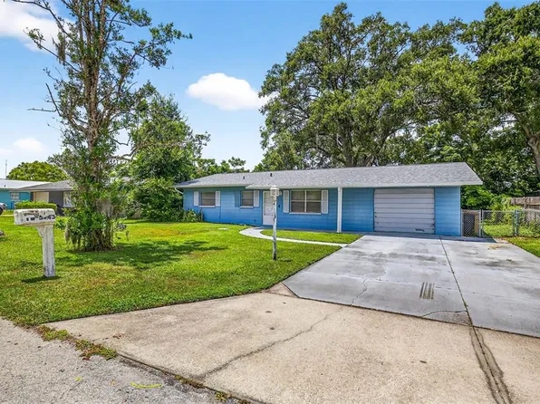 5943 Cypress St, Zephyrhills, FL 33542
